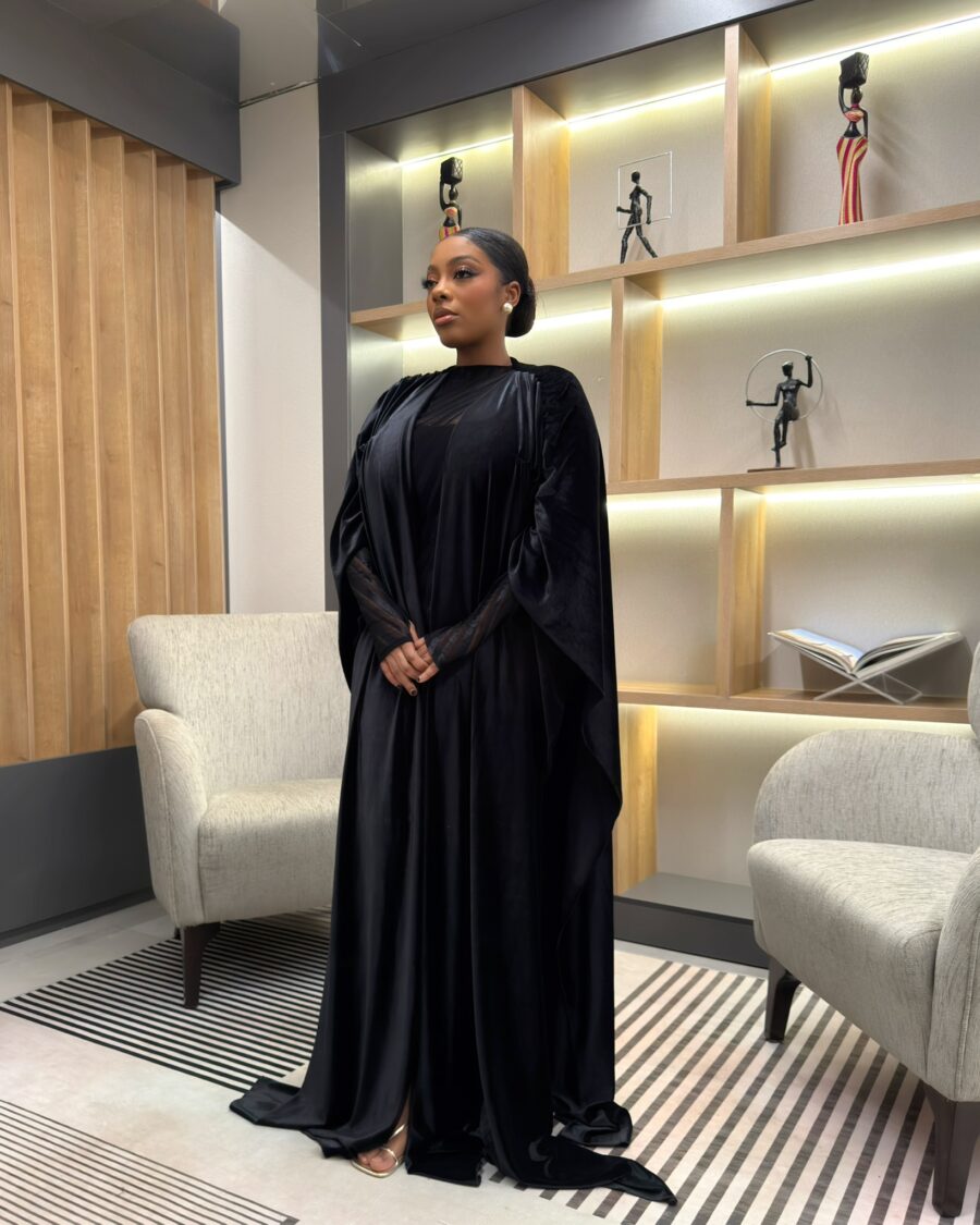 Facetune_15-05-2026-00-42-46 Mayrah